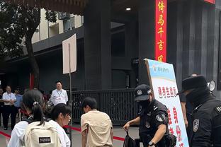 小里：预测今天勇士胜雷霆 克莱将会爆发&无库追他会有机会